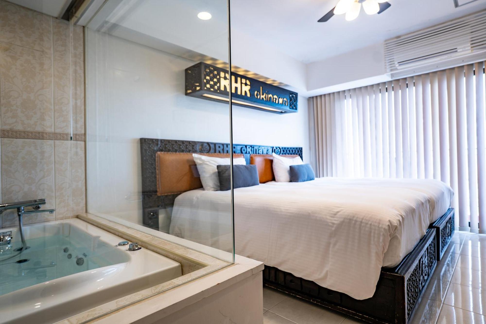 Royal Hotel Yomitan Eksteriør bilde